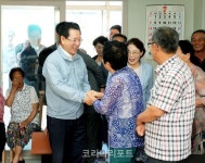 김영록 지사, 폭염 대응 경로당 무더위 쉼터 살펴