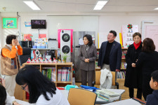 최호정 서울시의장, 집회로 막힌 한남초 현장 점검‧‧‧안전대책 주문
