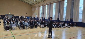 김진남 전남도의원, 순천동산중 2025년 신입생 입학식 참석...새출발 응원