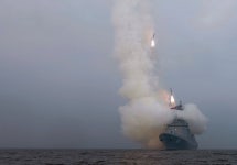 김정은 '이란 전쟁' 와중에 구축함 미사일 발사 참관