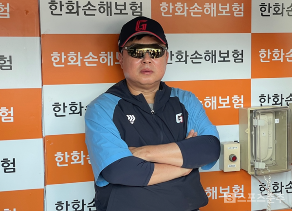 롯데 찰리 반즈, 어깨 통증으로 1군 엔트리 제외... 정밀 검진 예정
