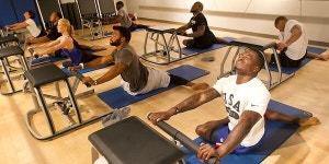 "코어-유연성 강화에 최고!" 미식축구 선수들이 필라테스에 빠진 이유 [춘추 이슈]