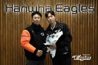 한화, FA 투수 엄상백 영입…신축 구장에서의 우승 불꽃을 향해