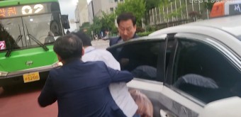 류희림, 문 잠근 채 또 방심위원장에 선출