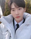 이종석, 흰 패딩보다 더 하얀 반짝피부 ‘이쯤되면 인간조명’[SNS★컷]