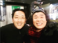 하정우 만난 오정태 “우린 쌍둥이” 억지 주장[SNS★컷]