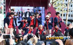 언더나인틴 랩팀 ‘강남역 후끈 달아오르게한 공연’ [포토엔HD]