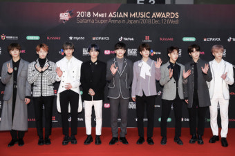 스트레이키즈 ‘MAMA in 일본 레드카펫을 빛낸 소년들’ [포토엔HD]