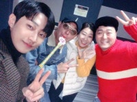 ‘내안의 그놈’ 진영X박성웅X라미란 150만 돌파 깨방정 인증샷[SNS★컷]