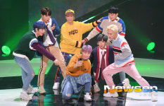 머스트비 ‘더쇼 오프닝 무대’[포토엔HD]