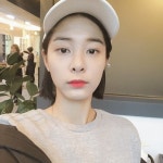 설인아, 친오빠 맨투맨 빌려입고 셀카 ‘민낯도 러블리’[SNS★컷]