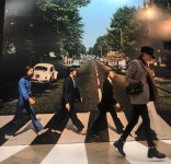 보아 존레논 전시 인증, 비틀즈 멤버래도 믿을 만한 싱크로율[SNS★컷]