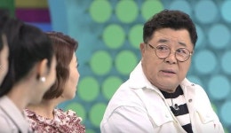 ‘모던패밀리’ 이사강-론-장모, 한 침대서 잠자리? 문화 충격[오늘TV]
