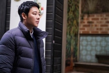 ‘특별근로감독관 조장풍’ 김동욱 스틸컷 공개, 위풍당당 근로감독관 변신
