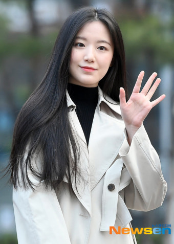 (여자)아이들 슈화, 청순미의 상징 긴 생머리 여신[포토엔HD]