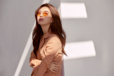 수지, 청초함 어디에? 시선강탈 도도 눈빛[화보]