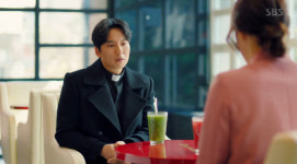 ‘열혈사제’ 이하늬, 김남길 정체 의심 “간첩 아니면 정보원”