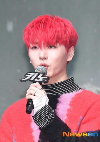 펜타곤 키노, 빨간 머리로 돌아왔어요 [포토엔HD]