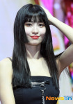 트와이스 모모, 카메라와 눈맞춤~[포토엔HD]