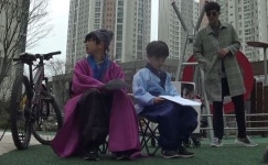 ‘모던패밀리’ 류진, 아내-두 아들과 가내수공업 사극 제작