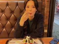 ‘예비엄마’ 김소영 근황 “오상진과 아이스크림 집 찾아 삼만리”[SNS★컷]