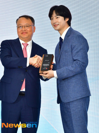 이제훈, 국세청 홍보대사랍니다[포토엔HD]