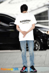 라이관린 ‘새로 산 운동화 구경’[포토엔HD]