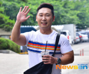 개그맨 이승윤, 커피 한잔을 들어도 근육이 울퉁불퉁 ‘해피투게더4’[포토엔HD]