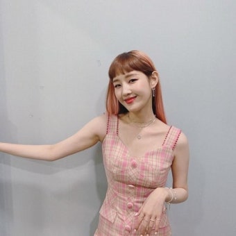 박보람, 민소매 입고 드러낸 일자 쇄골+가녀린 몸매[SNS컷]