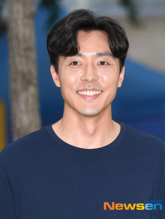 이무생, 팬들이 반한 미소~[포토엔HD]