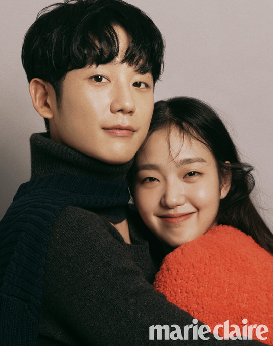 로맨틱 케미 발산, 정해인X정소민 커플 화보 공개