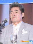 진성, 기자간담회라 조금 긴장했어요 [포토엔HD]