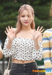 위키미키 리나, 돋보이는 오프숄더 패션 [포토엔HD]