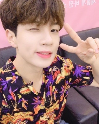 엔플라잉 유회승, ‘찹쌀떡 같은 볼’ 숨길 수 없는 귀여움[SNS★컷]