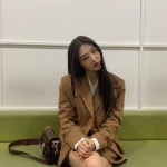 레드벨벳 조이, 가을여신다운 수트 패션 ‘지적미 뿜뿜’[SNS★컷]