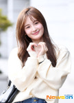라나, 러블리한 하트포즈[포토엔HD]
