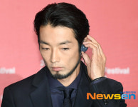 통역기 끼는 모리야마 미라이[포토엔HD]