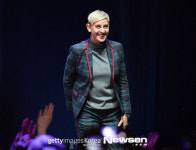 엘렌 드제네레스, 부시 전 대통령과 친목에 뭇매 맞은 사연[할리우드비하인드]