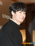 김충재, 女팬들 환호성에 쑥스러운 미대오빠~[포토엔HD]