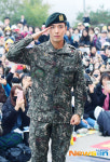 정용화, 특공 전역을 명받았습니다[포토엔HD]