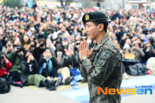 정용화 전역, 천여명 팬들에게 감사 인사[포토엔HD]