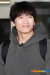 지성 ‘수줍은 눈웃음’[포토엔HD]