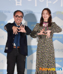 강신일.이유영 ‘최신유행 하트로 포즈’[포토엔HD]