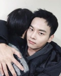 빅스 레오, 군 복무 중인 엔과 포옹 “자랑스러워”[SNS★컷]
