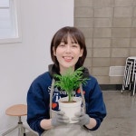이하나, 마틸다 변신? 화분 들고 천사미소 활짝[SNS★컷]