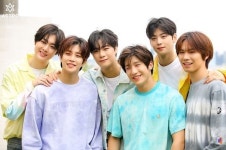 아스트로, 얼굴천재 6명 다 모인 단체샷 공개 ‘비주얼 맛집’[비하인드컷]