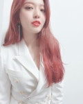 AOA 찬미, 흰 슈트+빨간 머리로 뽐낸 우아한 미모[SNS★컷]