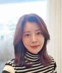 유선, 뿌리 염색 후 더 어려졌네 ‘미소로 우아함 UP’[SNS★컷]