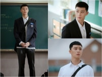 ‘이태원 클라쓰’ 박서준 특급 변신, 우월한 교복 핏+포스 작렬