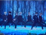 ‘코든쇼’ 방탄소년단, 신곡 ‘블랙스완’ 맨발 무대→애쉬튼 커처와 숨바꼭질(종합)